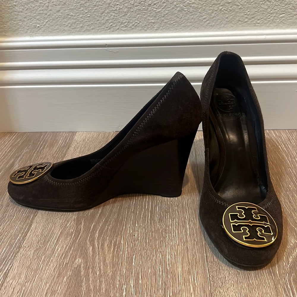 Tory Burch chocolate brown Suede Wedges (like new)